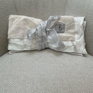 LITTLE GIRAFFE Luxe Baby Blanket | Cream